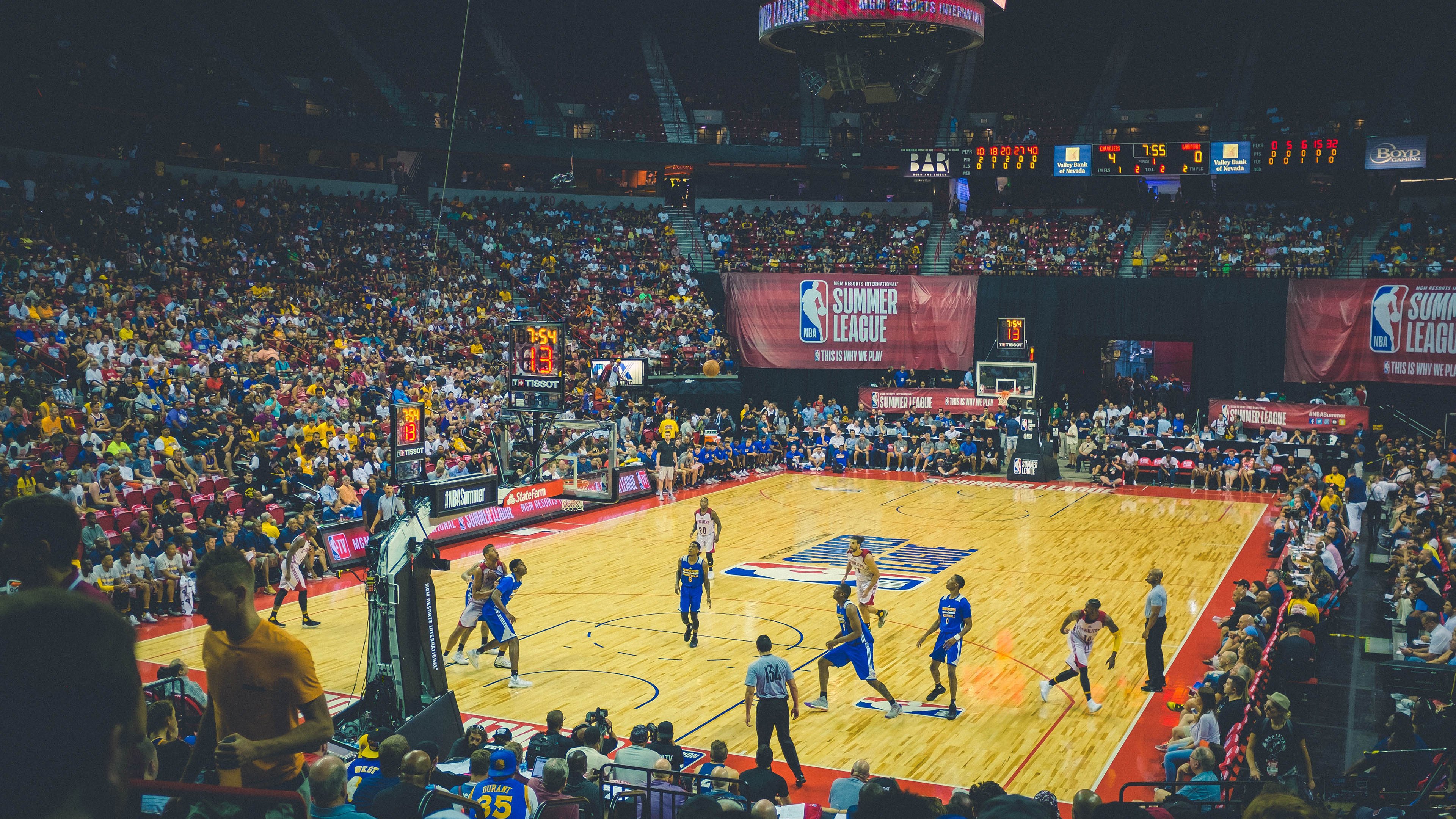 体育赛事与电竞跨界合作，引发年轻群体关注，体育项目电竞