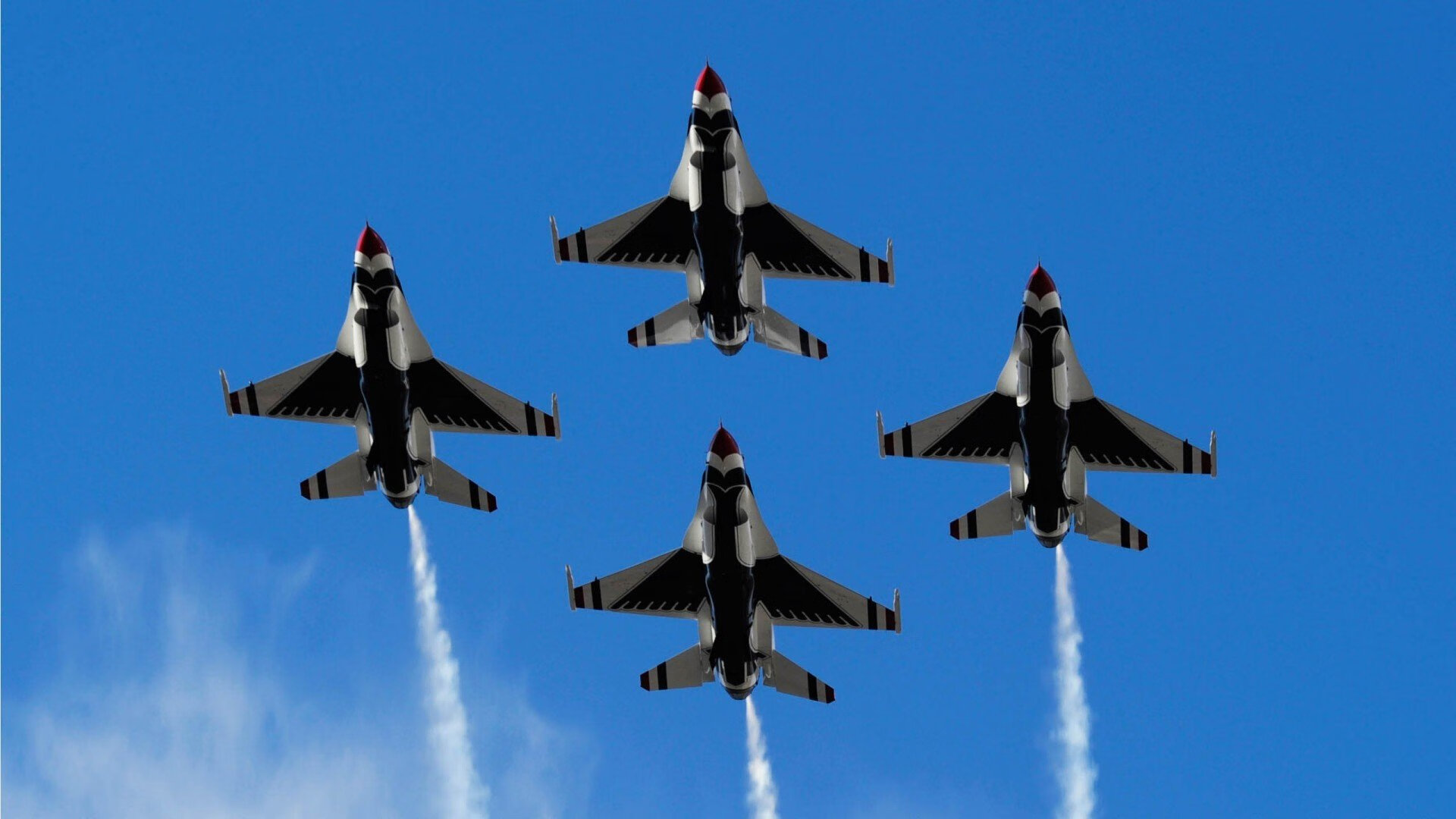 LEYU乐鱼体育官方网站-林丹羽球训练营迎来百名学员,林丹羽毛球精彩视频