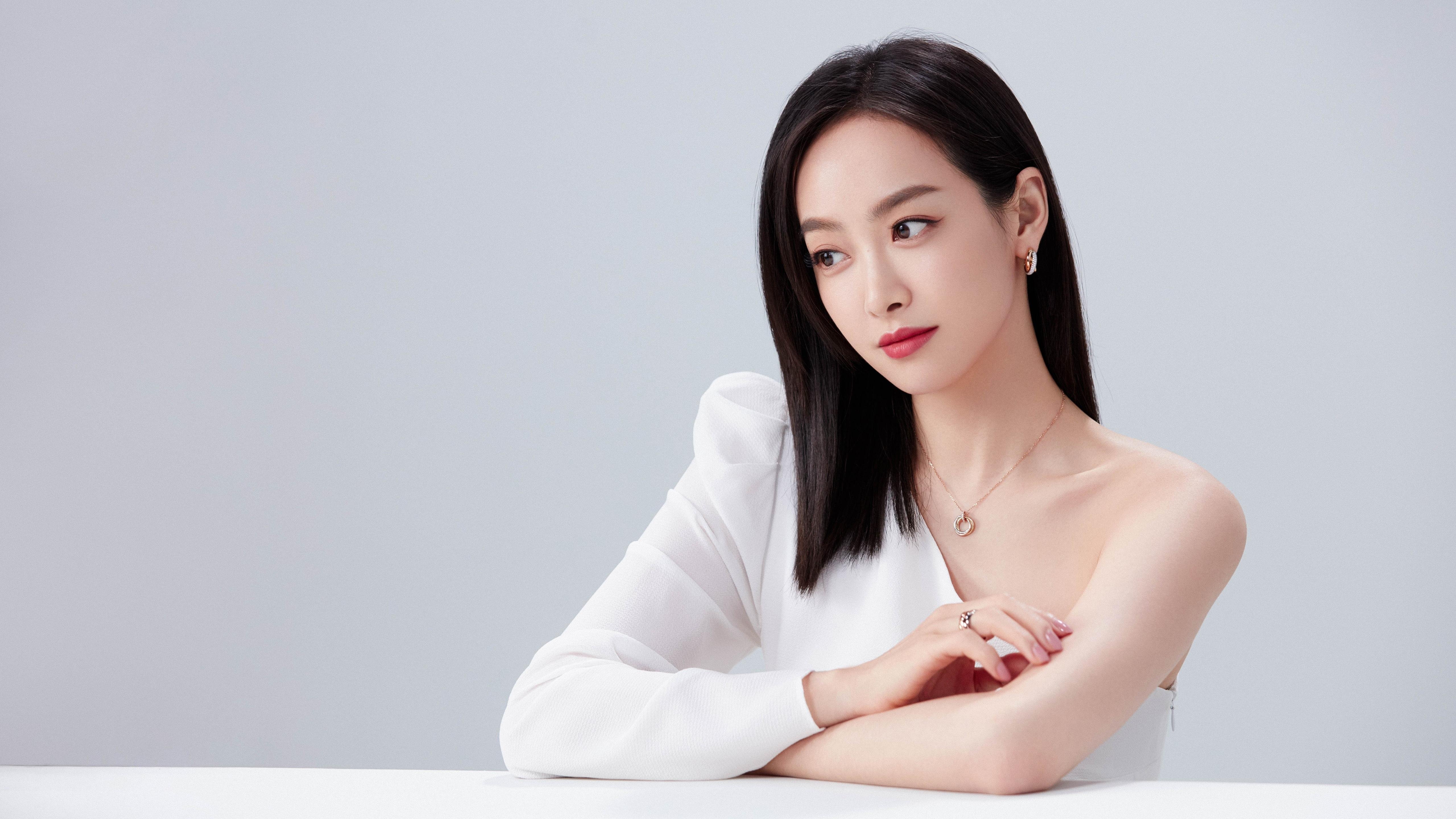 乐鱼电竞-法甲豪门争锋:精彩攻防场面层出不穷!,法甲豪门宣布全队停薪