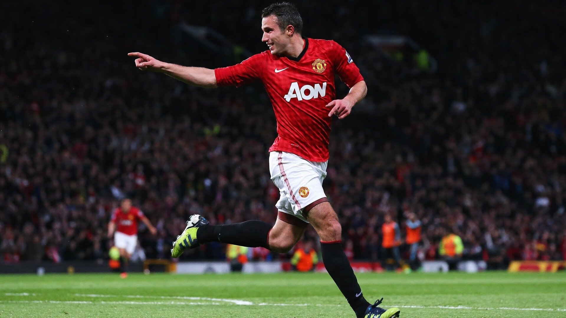 英国足球联赛、百年历史赛事引关注，英国足球各级联赛