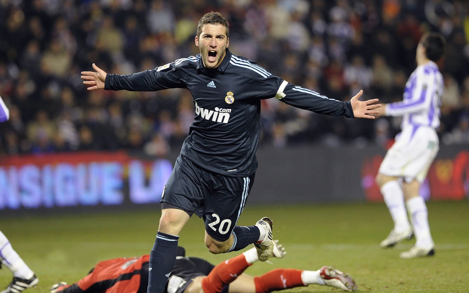 中国足球女足年轻队员在国际赛场上的心理压力管理，中国足球队的女足队员